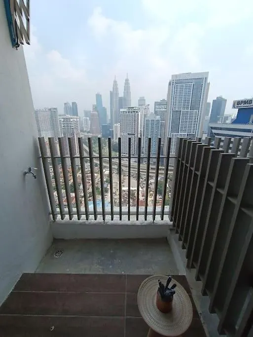 Col 23Ab Cozy Klcc View & Infinity Pool Studio Kuala Lumpur 0*,  Malaysia